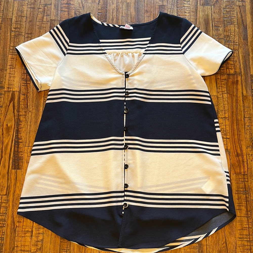 Lularoe shannah size small striped navy and cream with buttons